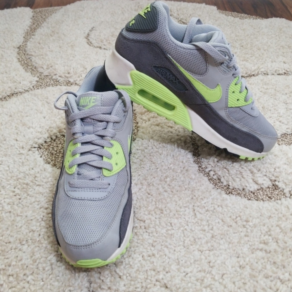 Nike Air Max Sz. 8 (FINAL PRICE)